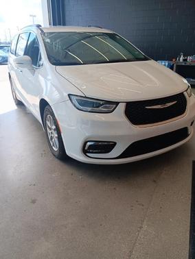 2022 Chrysler Pacifica Touring-L