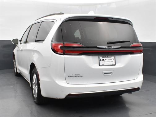 2022 Chrysler Pacifica Touring-L