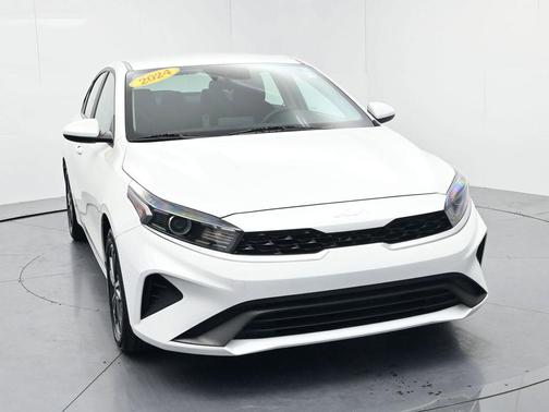 Snow White Pearl 2024 Kia Forte LXS