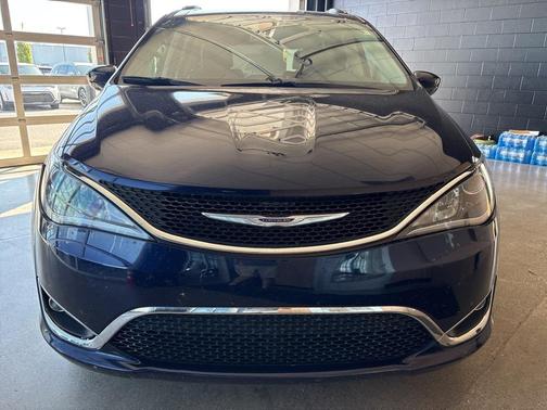 2019 Chrysler Pacifica Touring-L
