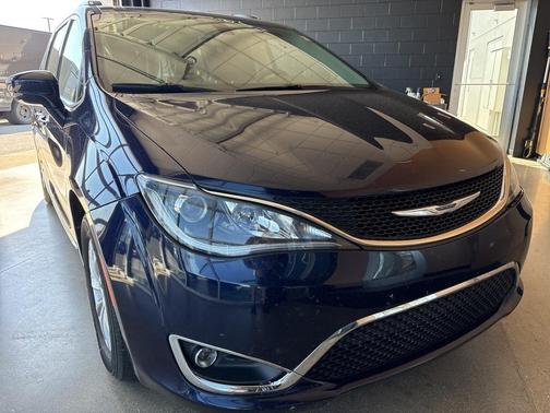 2019 Chrysler Pacifica Touring-L