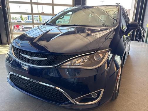 2019 Chrysler Pacifica Touring-L