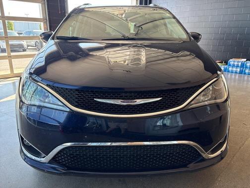 2019 Chrysler Pacifica Touring-L