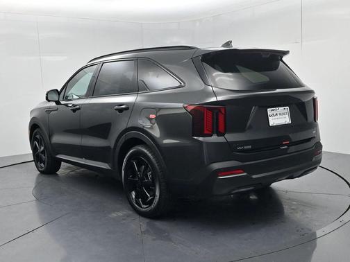 Gray 2026 Kia Sorento Hybrid X-LINE SX PRESTIGE