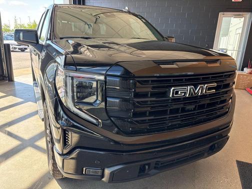 Onyx Black 2025 GMC Sierra 1500 Elevation