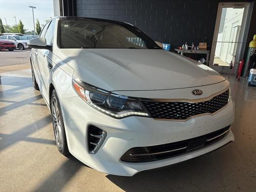 2017 Kia Optima SXL Turbo