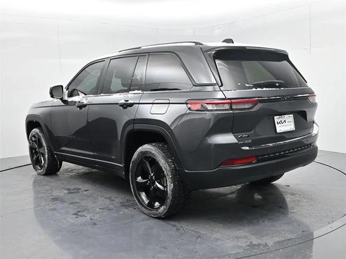 2022 Jeep Grand Cherokee Altitude