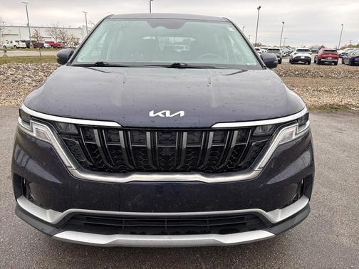 2023 Kia Carnival LX