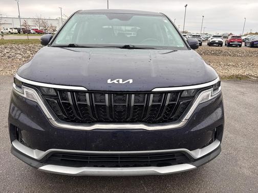 2023 Kia Carnival LX