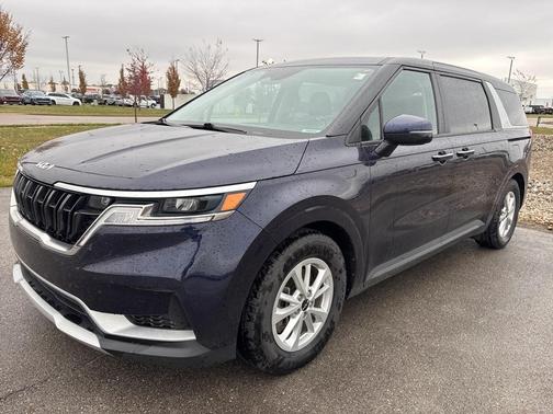 2023 Kia Carnival LX