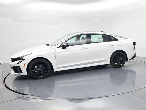 Snow White Pearl 2026 Kia K5 GT-Line