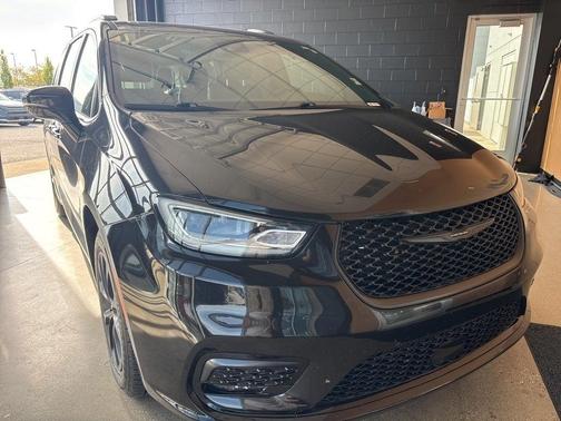 2021 Chrysler Pacifica Touring-L