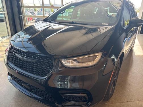 2021 Chrysler Pacifica Touring-L
