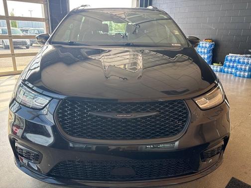 2021 Chrysler Pacifica Touring-L
