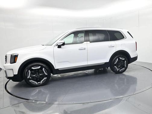 Glacial White Pearl 2024 Kia Telluride S