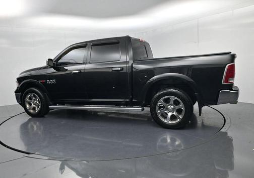 Brilliant Black Crystal Pearlcoat 2017 RAM 1500 Laramie