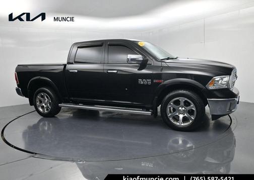 Brilliant Black Crystal Pearlcoat 2017 RAM 1500 Laramie