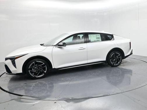 Snow White Pearl 2026 Kia K4 GT-LINE