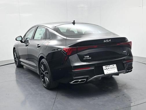 Aurora Black Pearl 2026 Kia K5 GT