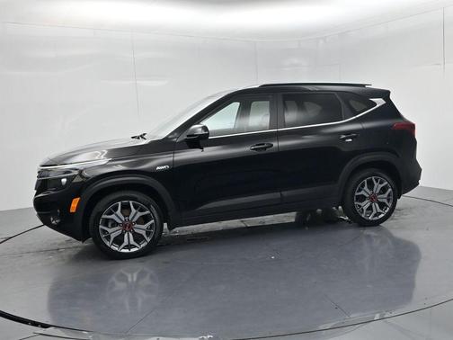 Cherry Black 2021 Kia Seltos S