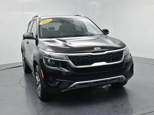 Cherry Black 2021 Kia Seltos S