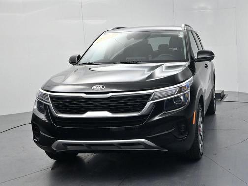 Cherry Black 2021 Kia Seltos S