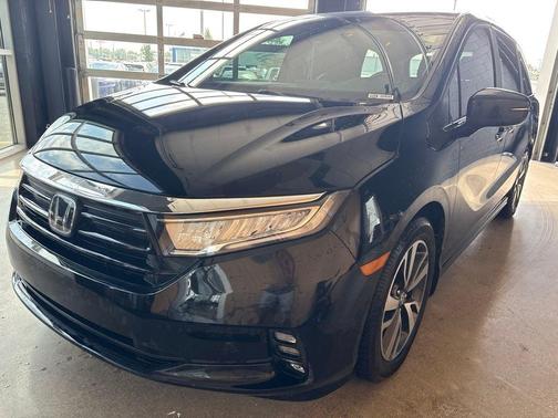 Crystal Black Pearl 2023 Honda Odyssey Touring