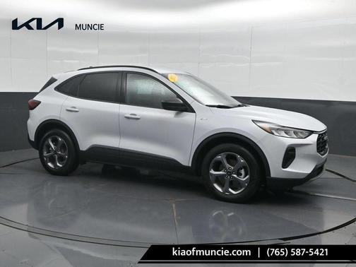 Silver Metallic 2025 Ford Escape ST-Line
