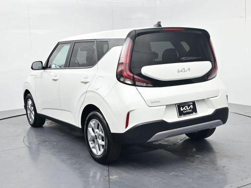 Snow White Pearl 2025 Kia Soul LX