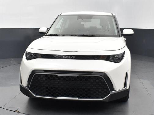 Snow White Pearl 2025 Kia Soul LX