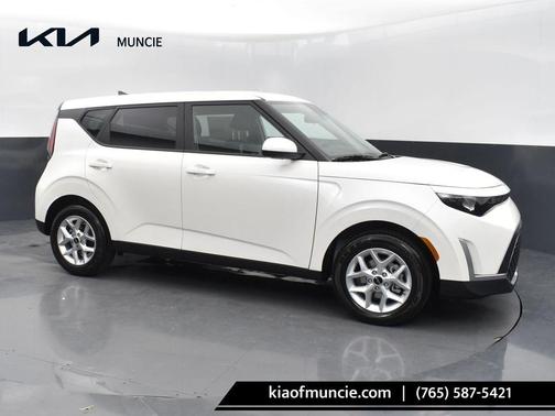 Snow White Pearl 2025 Kia Soul LX