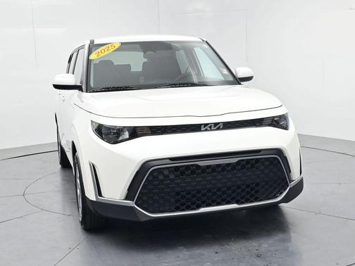 Snow White Pearl 2025 Kia Soul LX