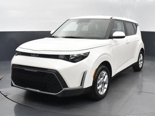 Snow White Pearl 2025 Kia Soul LX