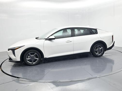 Snow White Pearl 2025 Kia K4