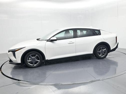 Snow White Pearl 2025 Kia K4