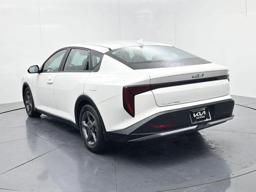 Snow White Pearl 2025 Kia K4