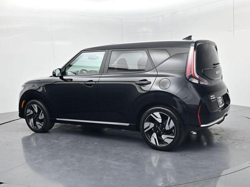 Fusion Orange 2023 Kia Soul GT-Line 2.0L
