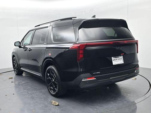 Aurora Black Pearl 2026 Kia Carnival SX