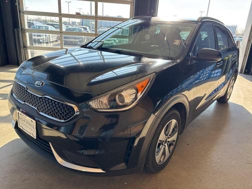 Aurora Black Pearl 2018 Kia Niro LX