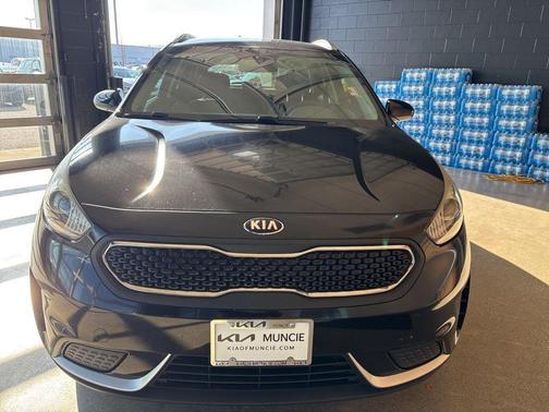 Aurora Black Pearl 2018 Kia Niro LX