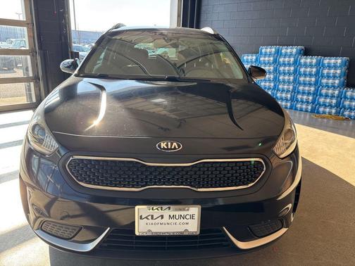 Aurora Black Pearl 2018 Kia Niro LX