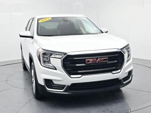 Summit White 2024 GMC Terrain SLE