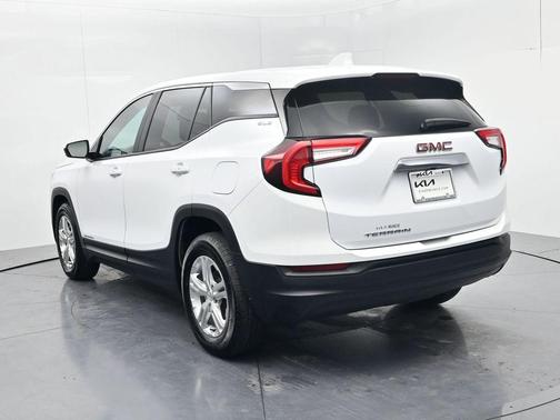 Summit White 2024 GMC Terrain SLE