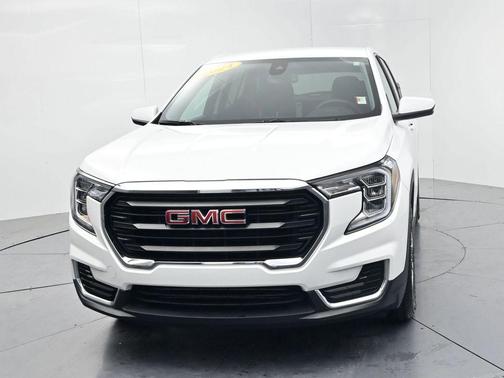 Summit White 2024 GMC Terrain SLE