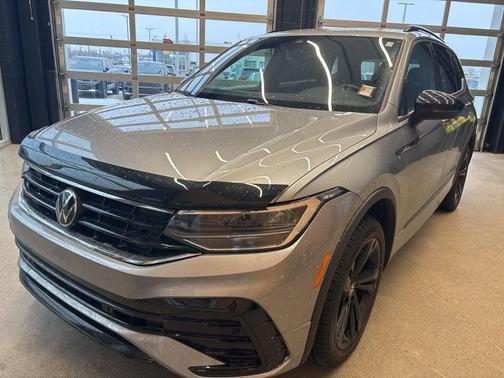 2023 Volkswagen Tiguan 2.0T SE R-Line Black