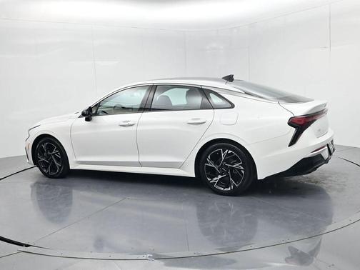 Snow White Pearl 2025 Kia K5 GT-Line