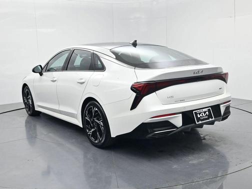 Snow White Pearl 2025 Kia K5 GT-Line