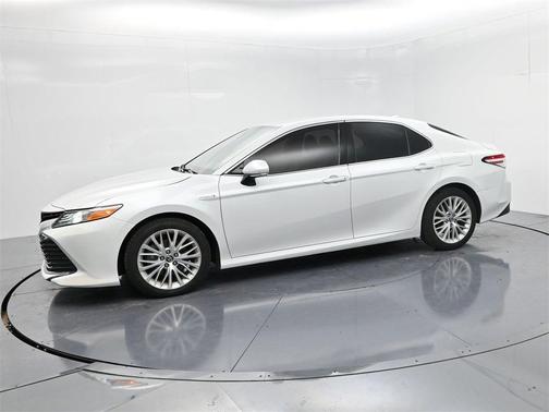 2019 Toyota Camry Hybrid XLE
