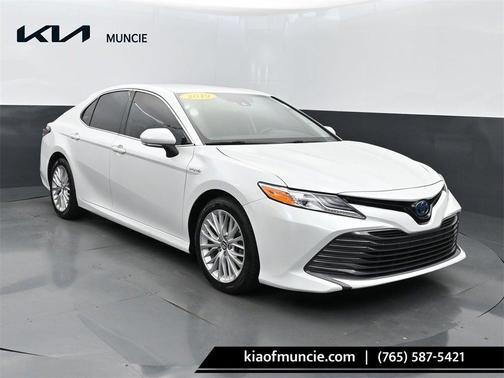 2019 Toyota Camry Hybrid XLE