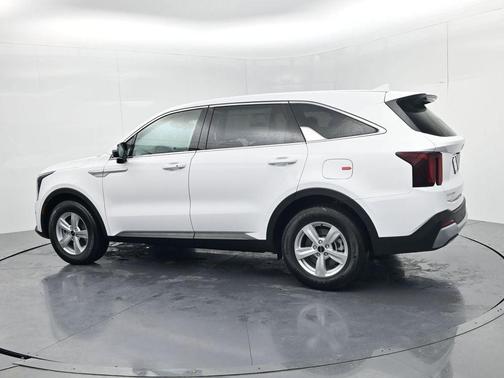 Glacial White Pearl 2026 Kia Sorento LX